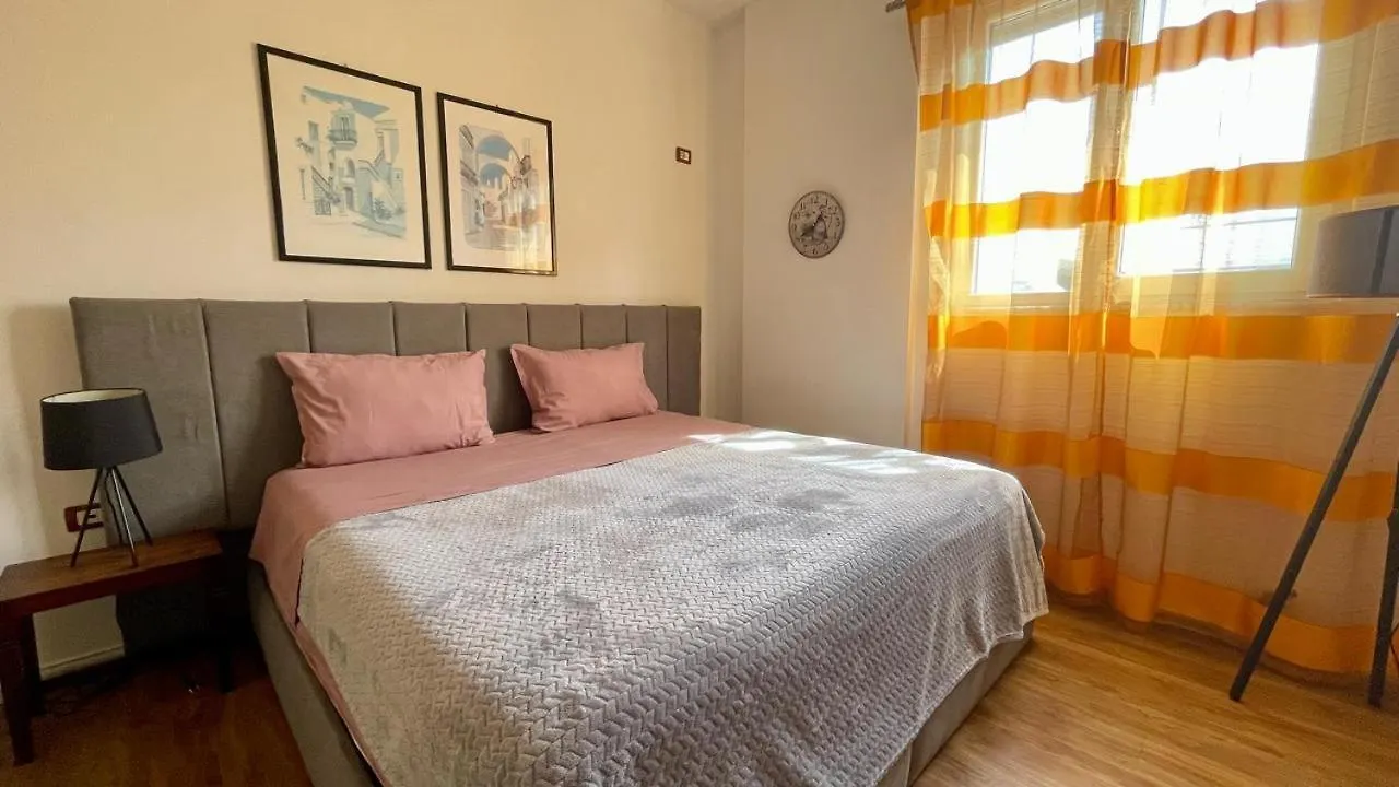 Bazaar Sun Rays Apartment تيرانا 0*,  ألبانيا